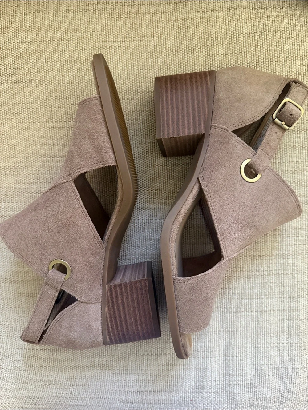 Koolaburra by UGG Suede Block Heel Sandals Ortholite Comfort open toe Adjustable